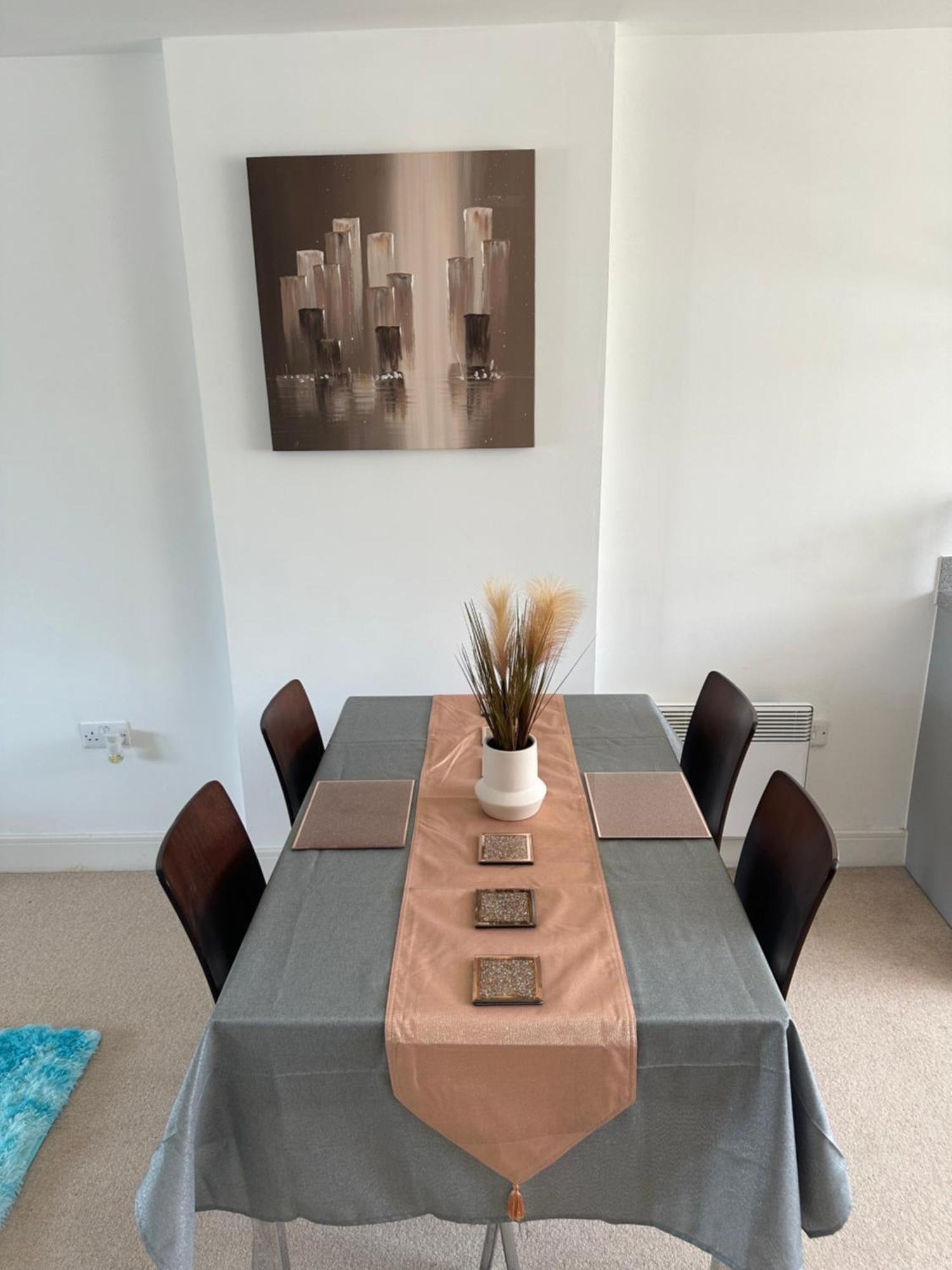 Water Front Apt Walk To The Beach & City Centre Swansea Ngoại thất bức ảnh